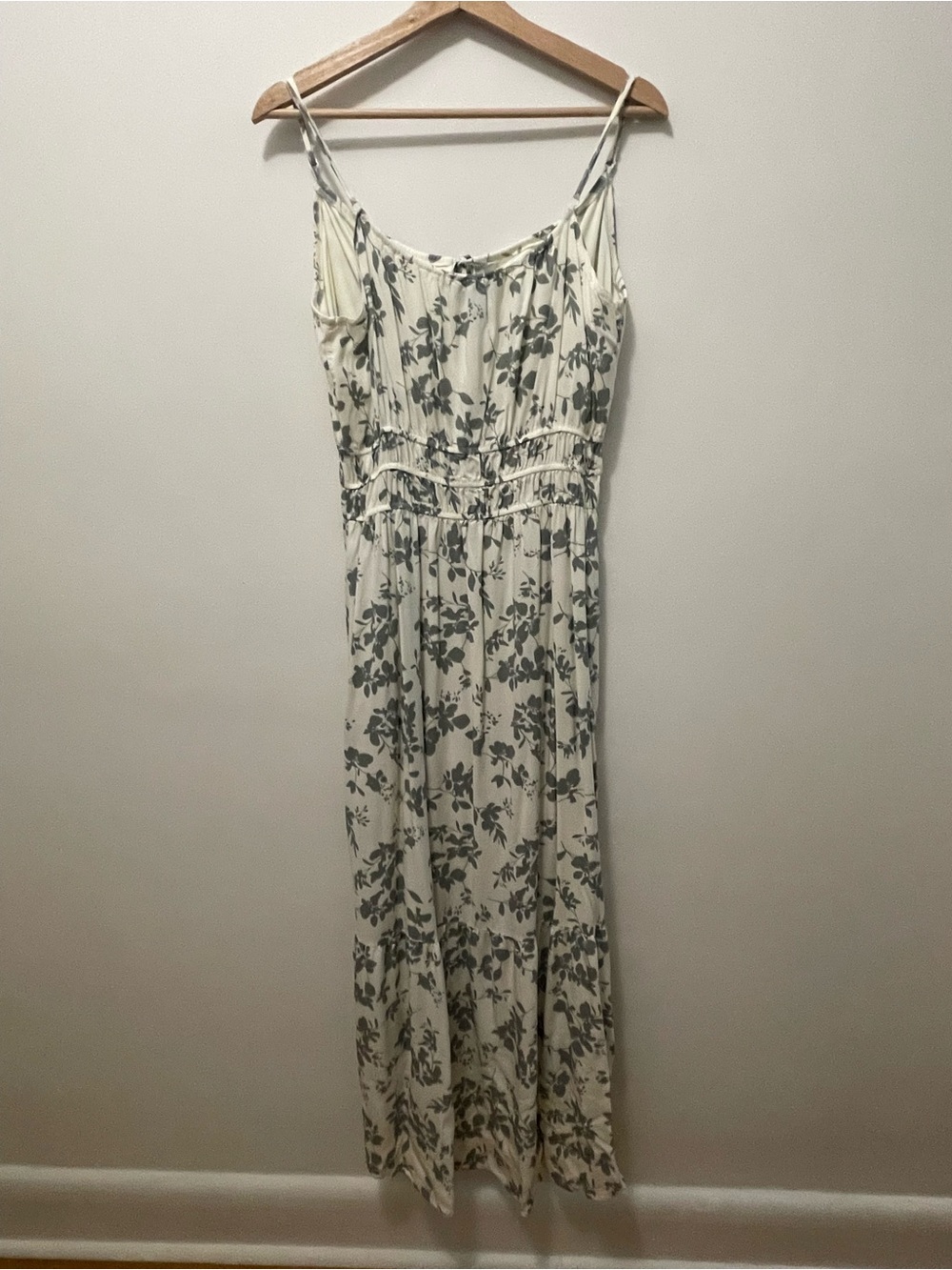 Streetwear Society Ivory Maxi Dress with Sage Floral Print - Picture 8 of 12